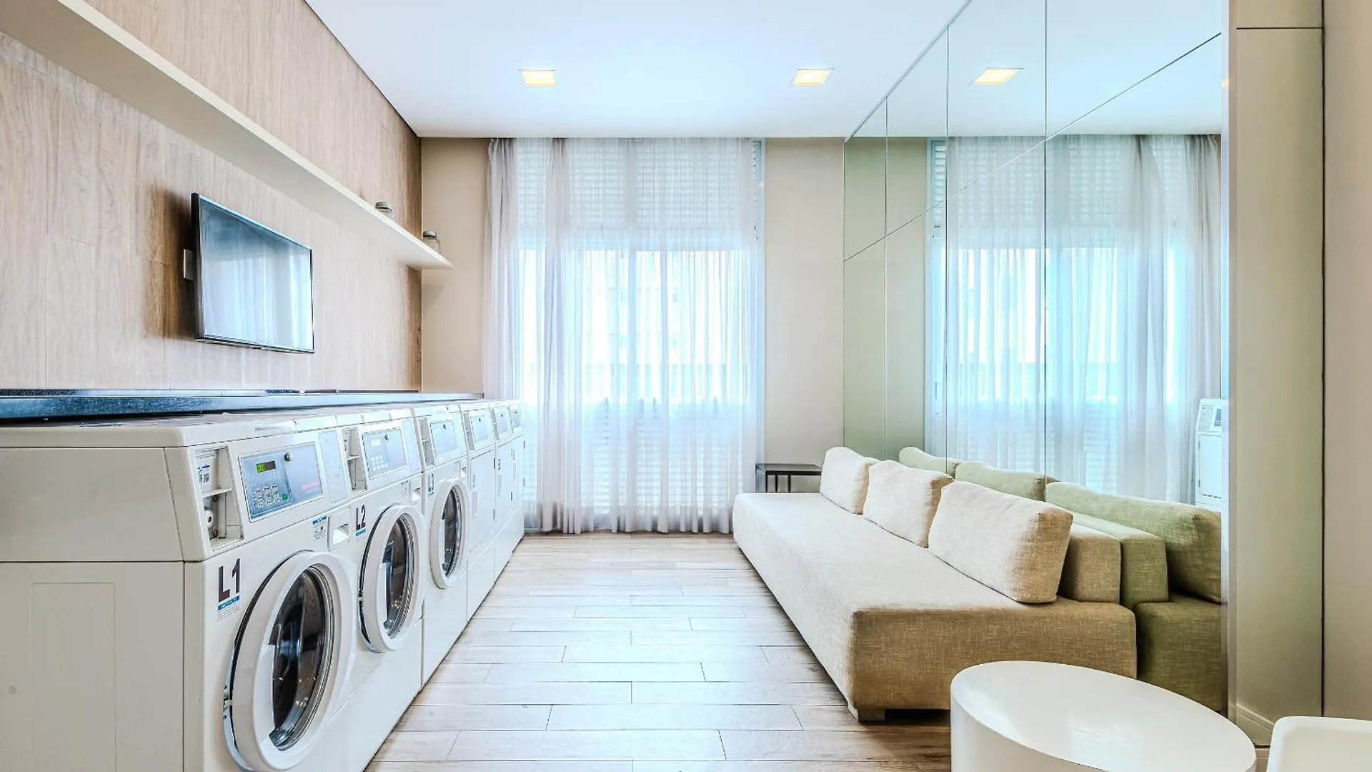 Flat Completo No Metro Santa Cecilia Com Piscina - Sauna - Garagem Sao Paulo Brazil
